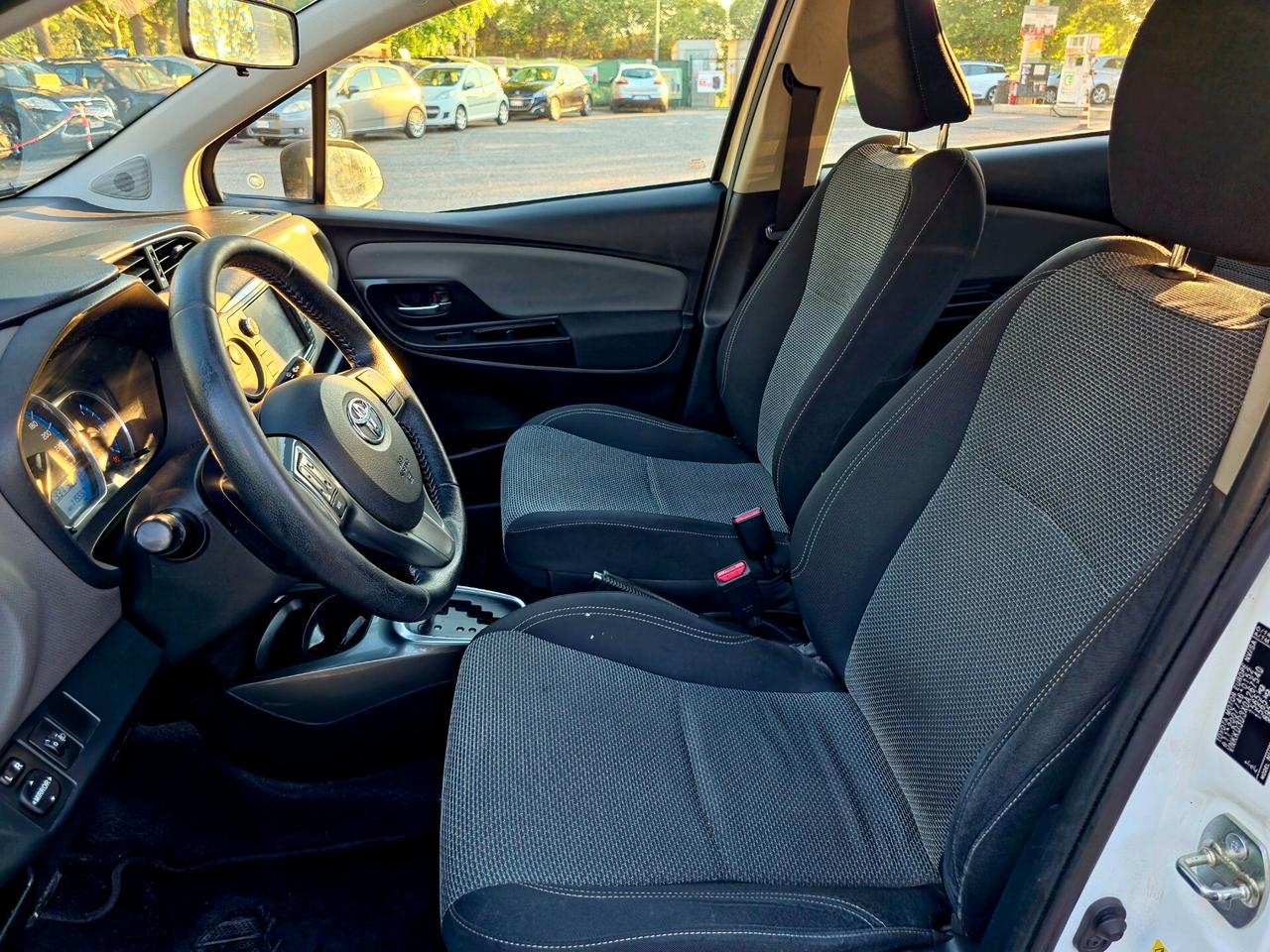 Toyota Yaris 1.5 Hybrid 5 porte Active 2016-E6B Automatico NEO