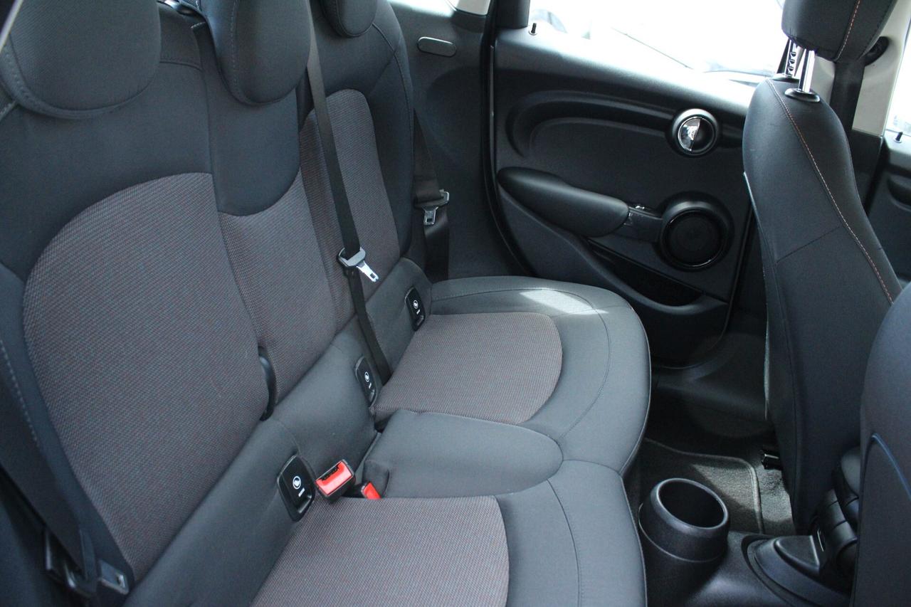 Mini 1.5 Cooper D 5 porte