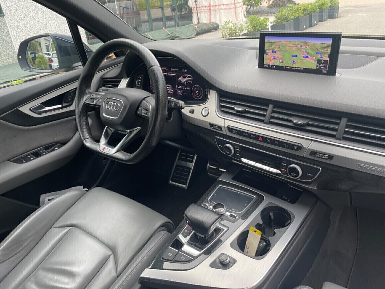 Audi Q7 3.0 TDI 272 CV quattro Automatik*S-line*Navi*Pelle*7 posti*