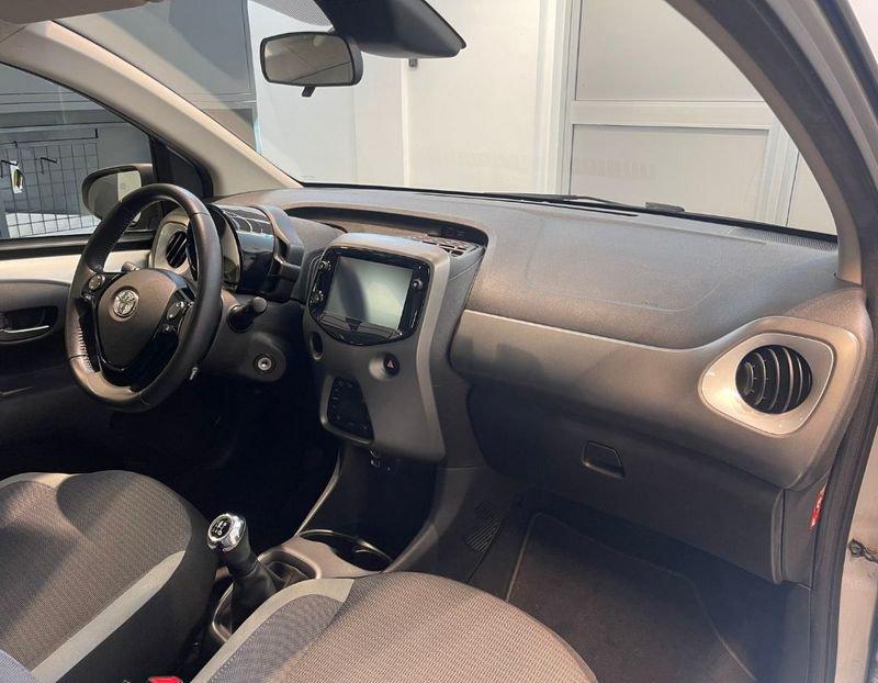 Toyota Aygo Connect 1.0 VVT-i 72 CV 5 porte x-play