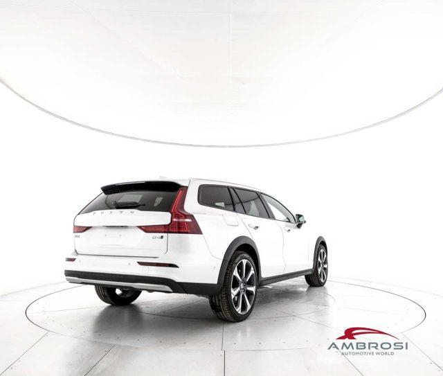 VOLVO V60 Cross Country Mild Hybrid B4 AWD automatico Ultimate