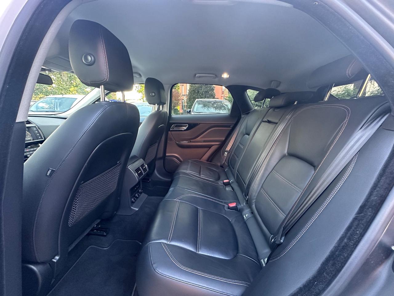 Jaguar F-Pace 2.0 D 180 CV AWD Portfolio