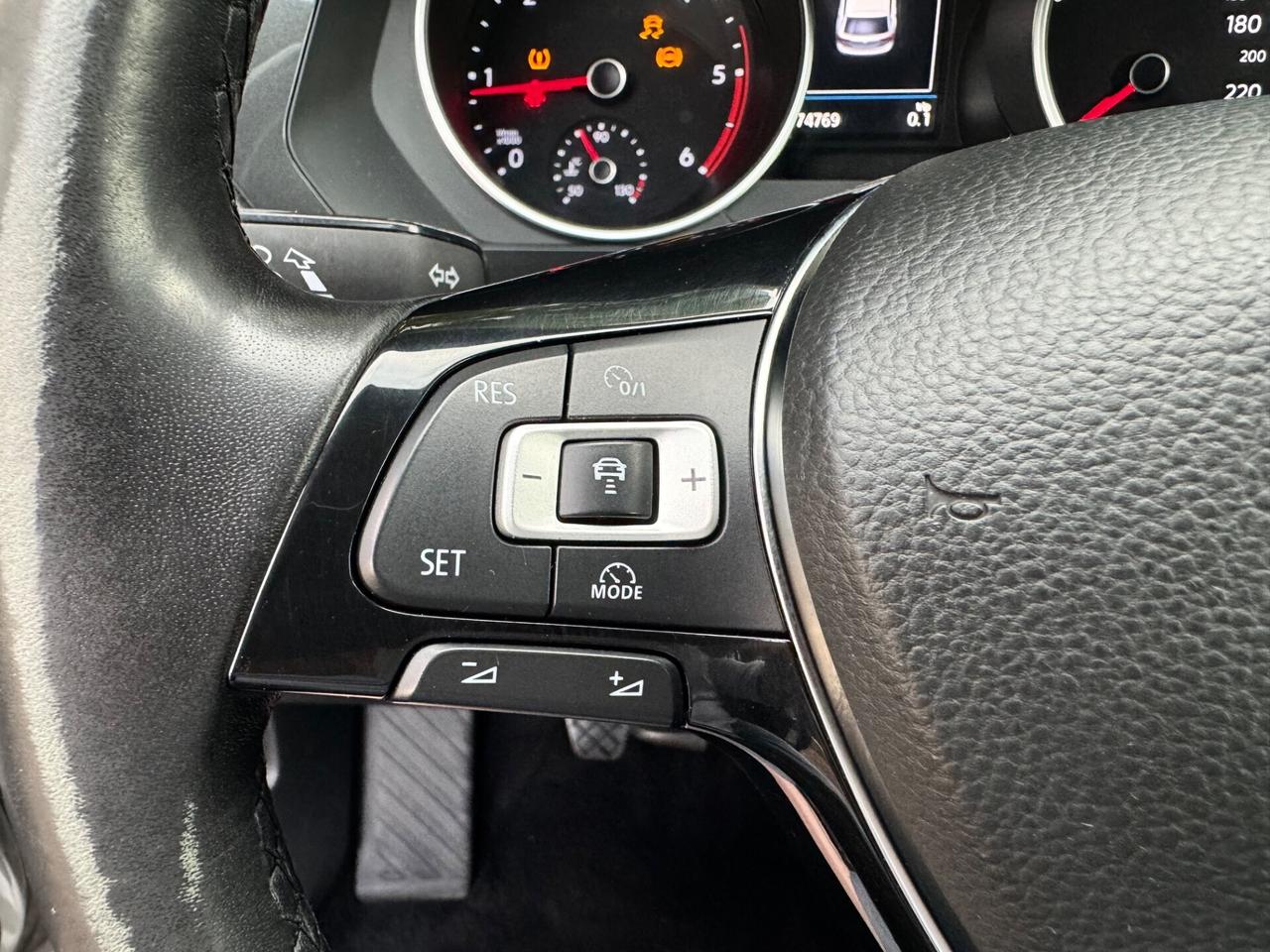 Volkswagen Tiguan 2.0 TDI SCR 4MOTION Business BlueMotion Technology