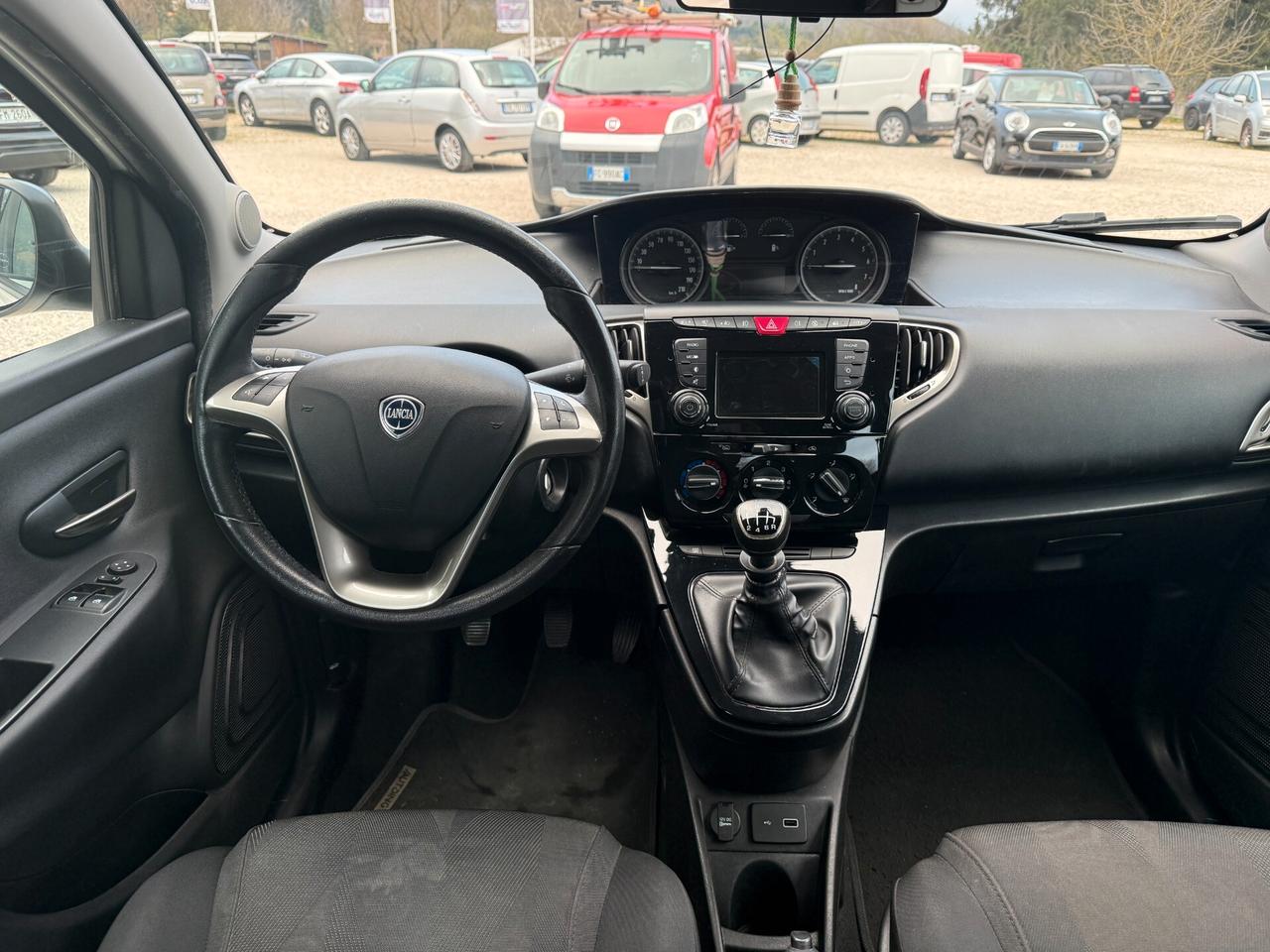 Lancia Ypsilon 1.0 FireFly Hybrid Ecochic Gold 50.000 KM