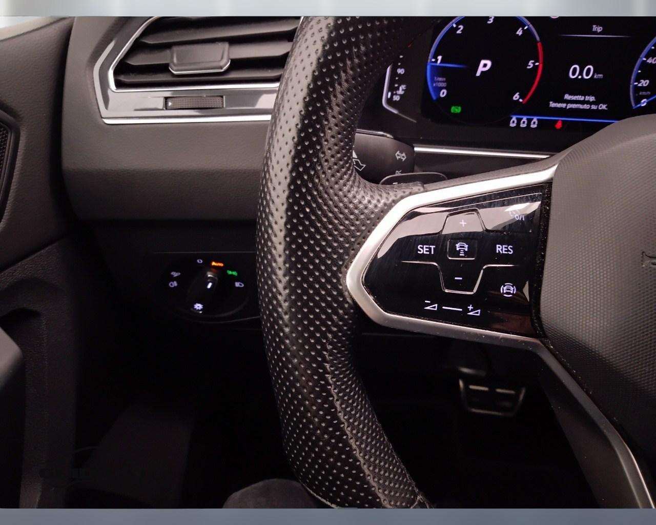 VOLKSWAGEN Tiguan II 2021 - Tiguan 2.0 tdi R-Line 150cv dsg