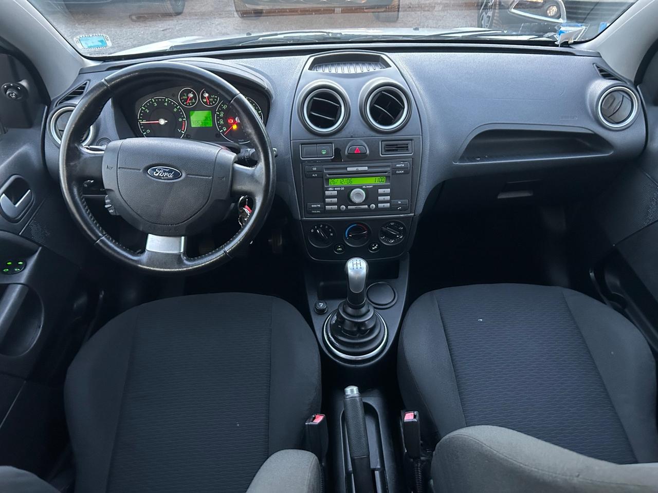 Ford Fiesta 1.2 5p. Ghia 140000km Gancio Traino