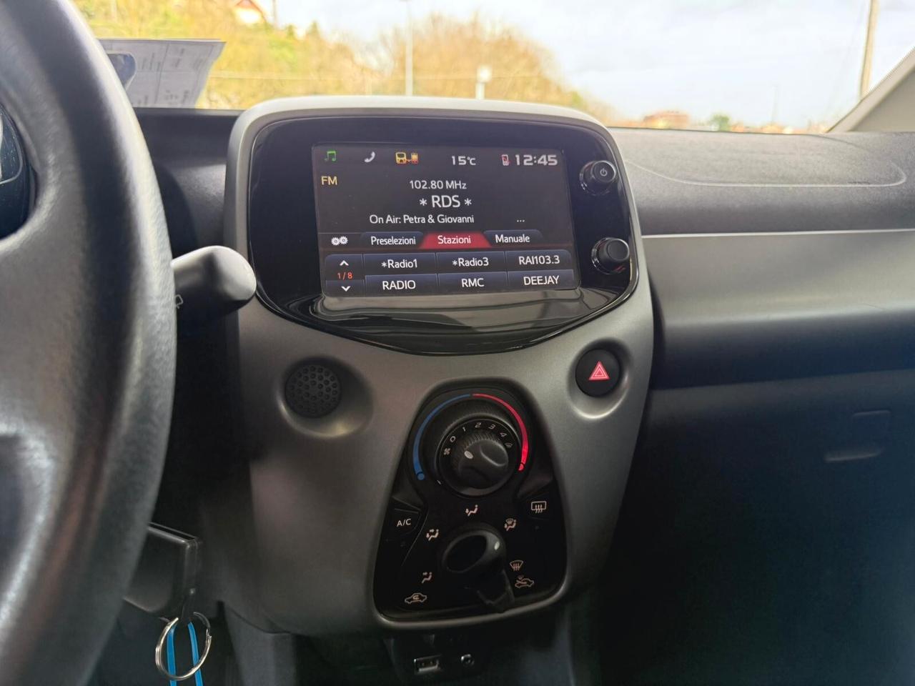 Toyota Aygo Connect 1.0 VVT-i 72CV 5 porte x-business MMT