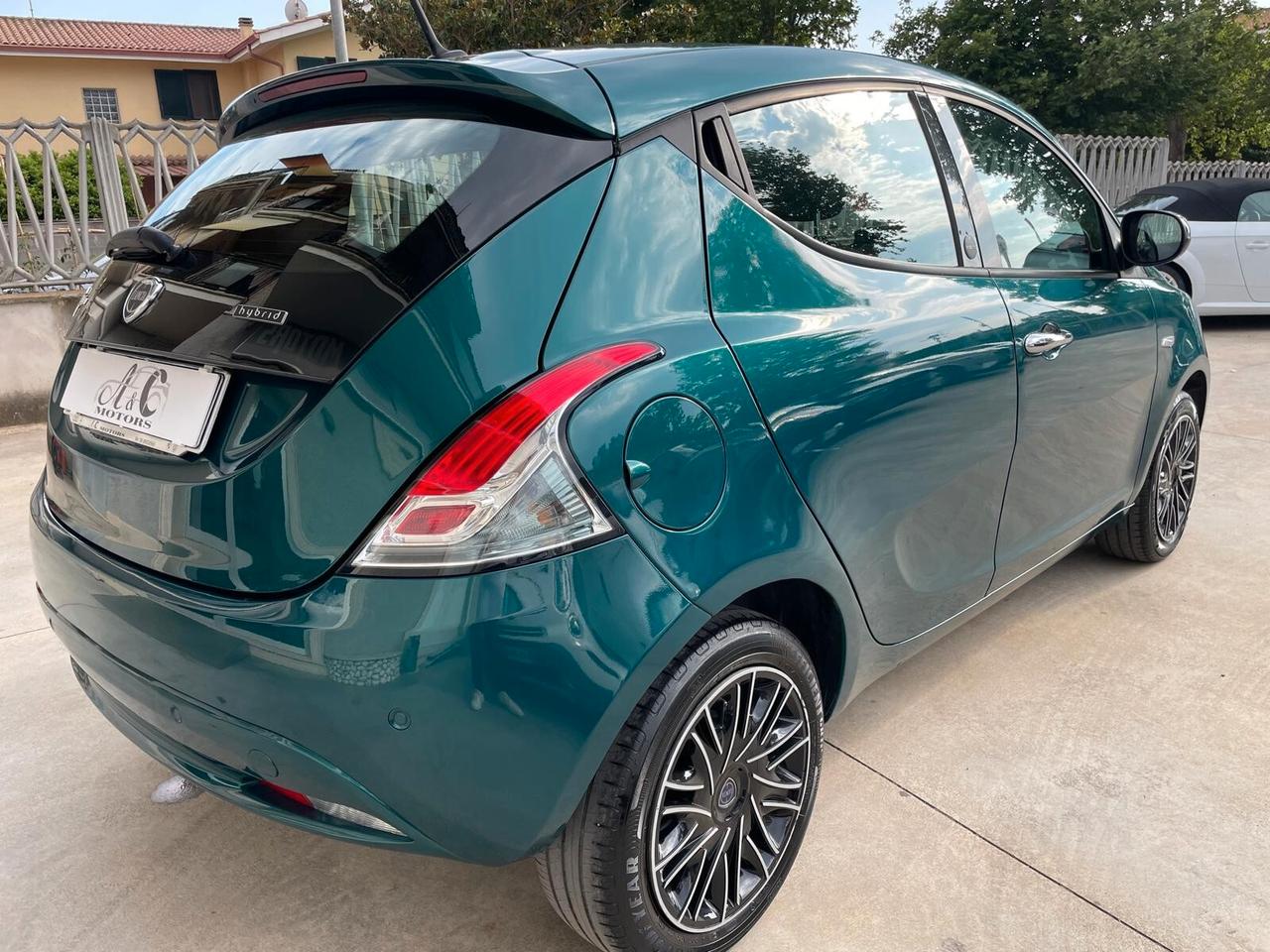 Lancia Ypsilon 1.0 FireFly 5 porte S&S Hybrid Ecochic