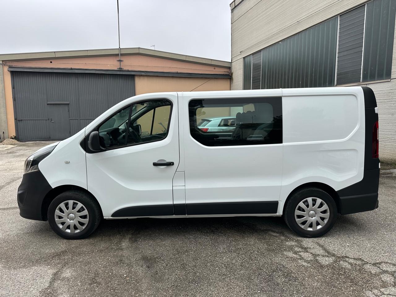 Renault Trafic 6 posti Autocarto Poss Finanziamento