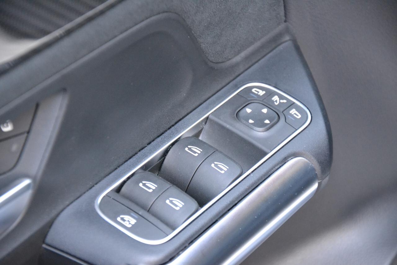 Mercedes-benz B 180 2.0D 116CV PREMIUM AMG **PREZZO REALE**SCHERMO MAX