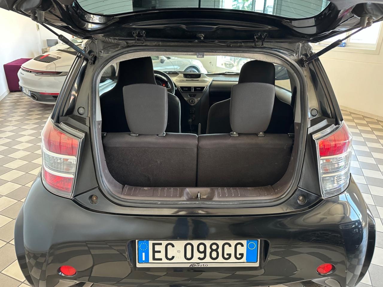 Toyota iQ 1.0 Sol