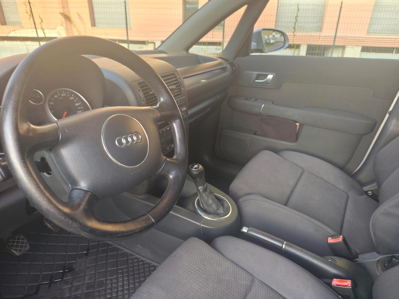 Audi A2 1.4 Benz euro 4 16V neopatentati
