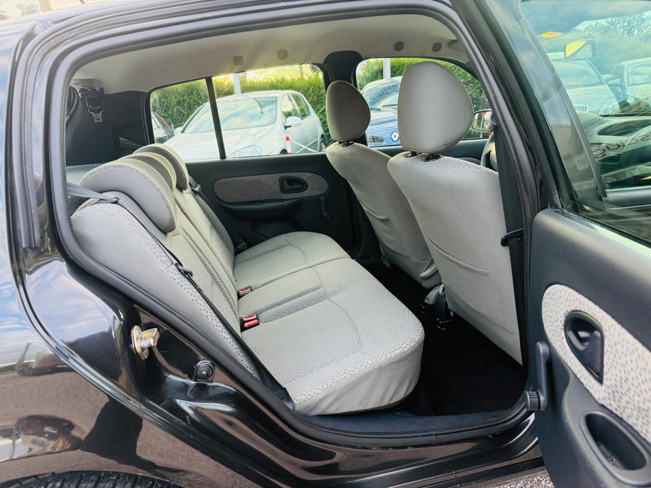 Renault Clio 1.2 16V 5 porte 121.000 km!!