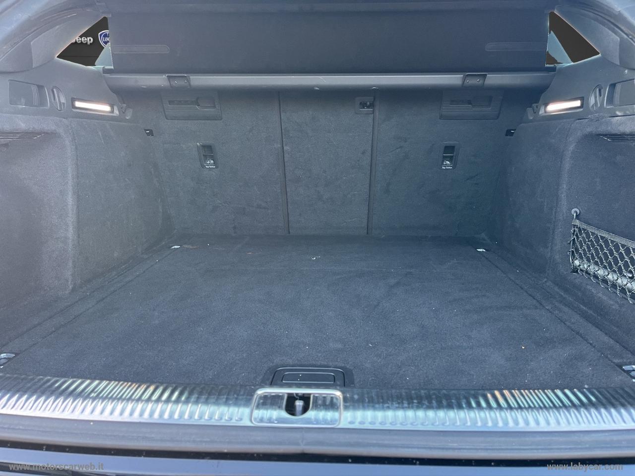 AUDI A4 40 TDI quattro S tronic Business