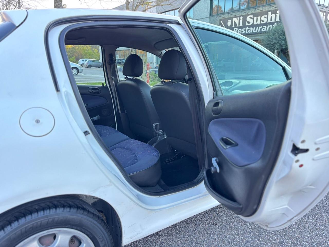 Peugeot 206 1.1 5p. XT