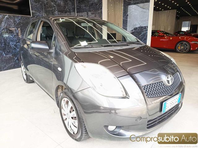 TOYOTA Yaris 1.0 5 porte Sol