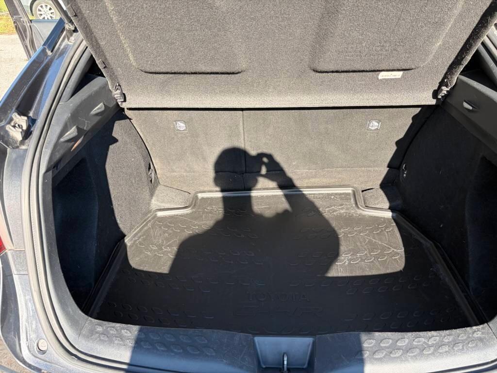 Toyota C-HR 1.8 Hybrid E-CVT Dynamic