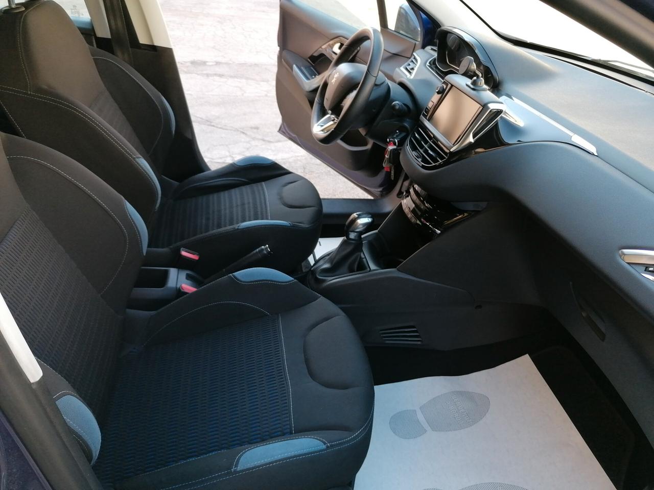 Peugeot 208 1.4 HDi 68 CV 5 porte Allure