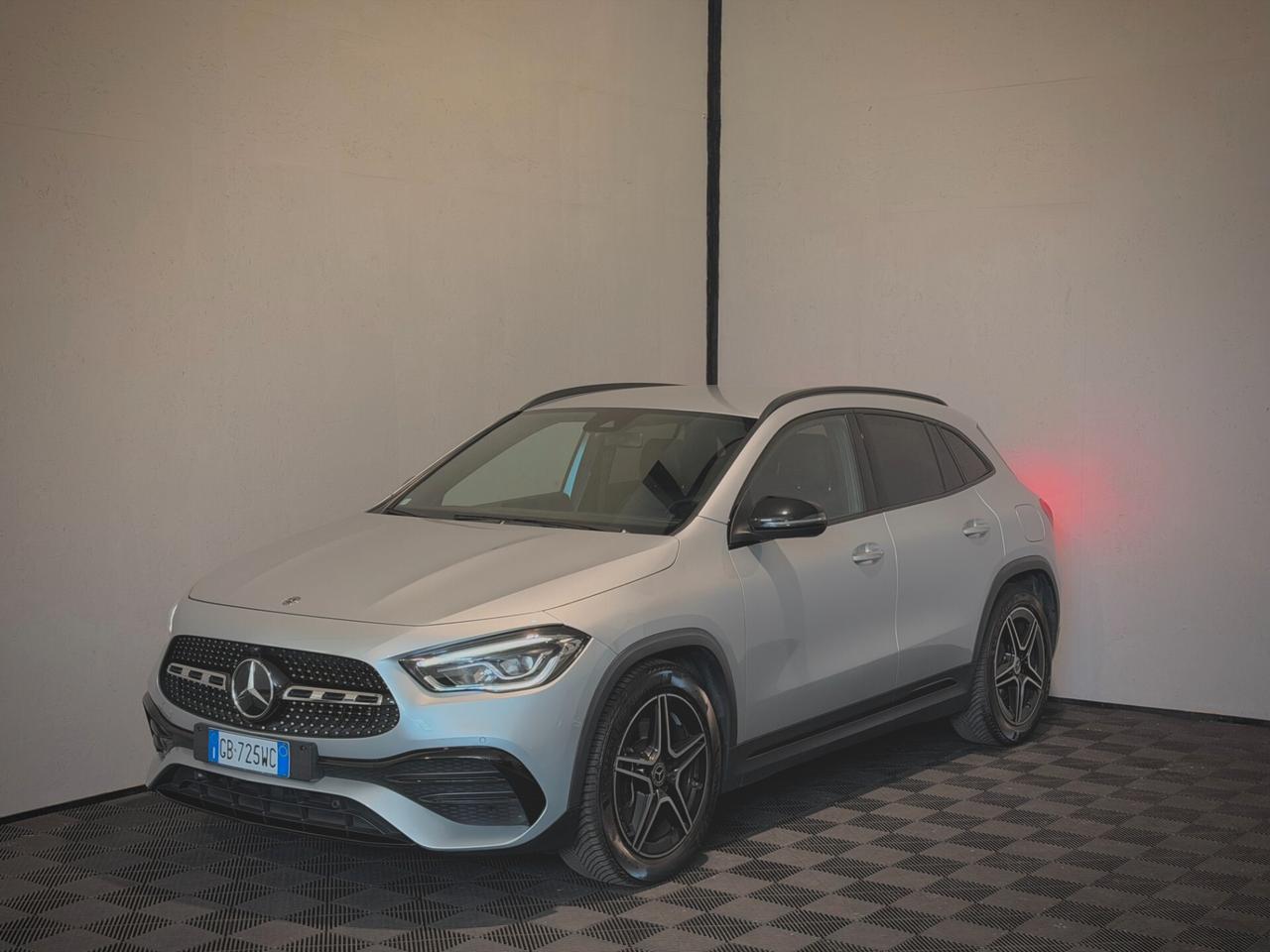 Mercedes-Benz GLA 250 4Matic AMG Premium - NIGHT EDITION - UNICO PROP