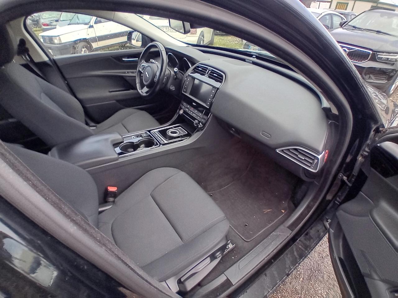 Jaguar XE 2.0 D 180CV aut. finanzio