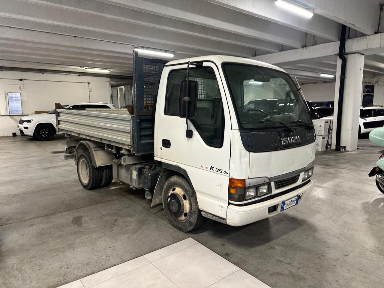 Isuzu ribaltabile trilaterale