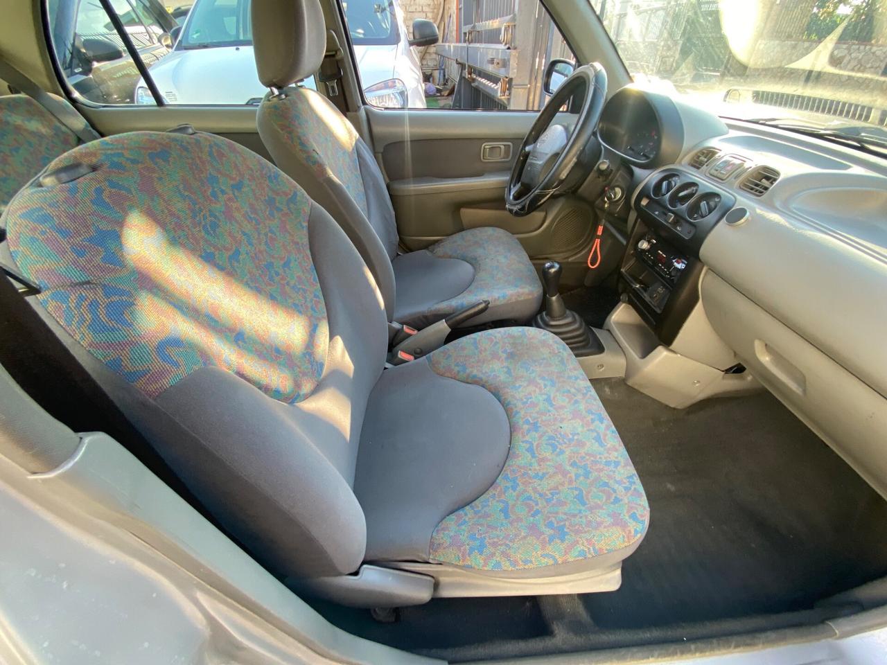 Nissan Micra 1.0i 16V cat 5 porte GPL
