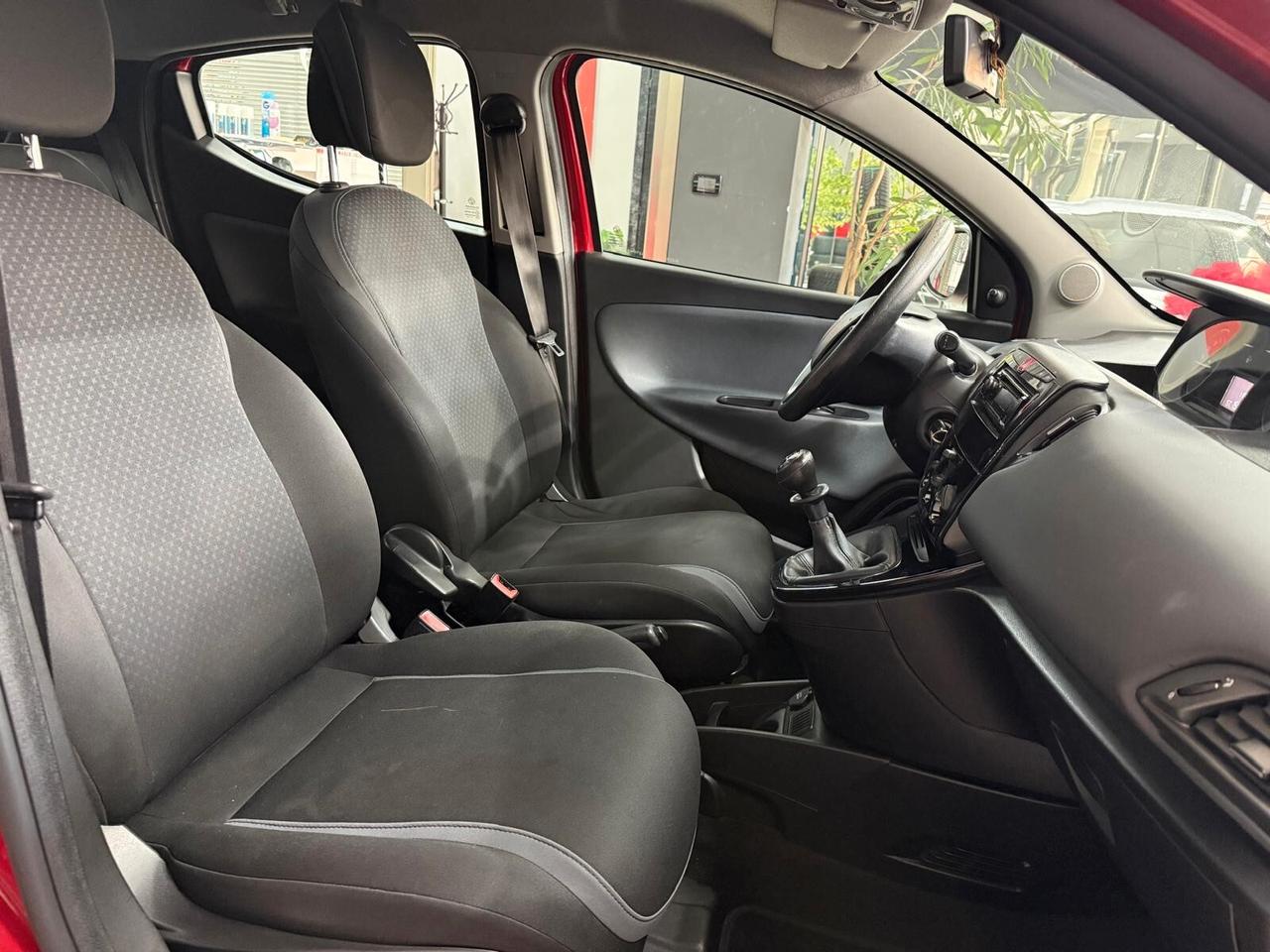 Lancia Ypsilon 1.2 69 CV 5 porte Silver