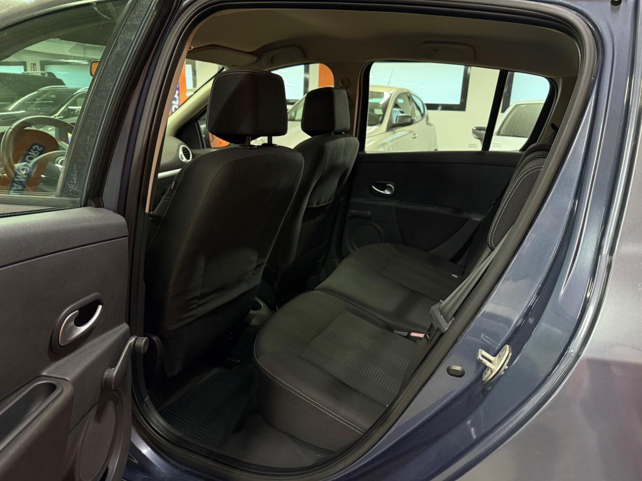 Renault Clio 1.2 16V 5 porte Dynamique