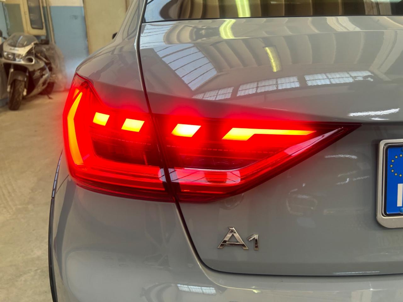 Audi A1 citycarver 30 TFSI Identity Contrast