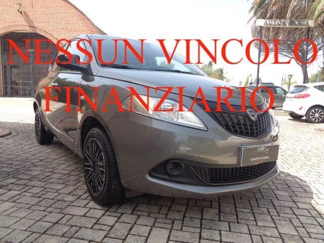 Lancia Ypsilon 1.0 FireFly 5 POSTI S&S Hybrid Silver