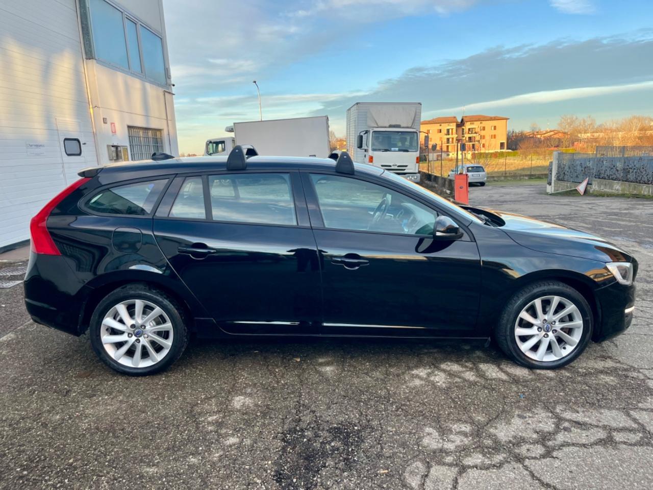 Volvo V60 2.0d 120cv 2016 127.000km euro6 perfetta