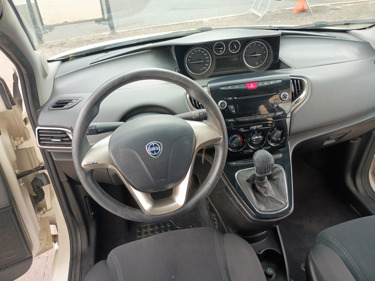 Lancia Ypsilon 1.2 69 CV 5 porte GPL Ecochic Silver