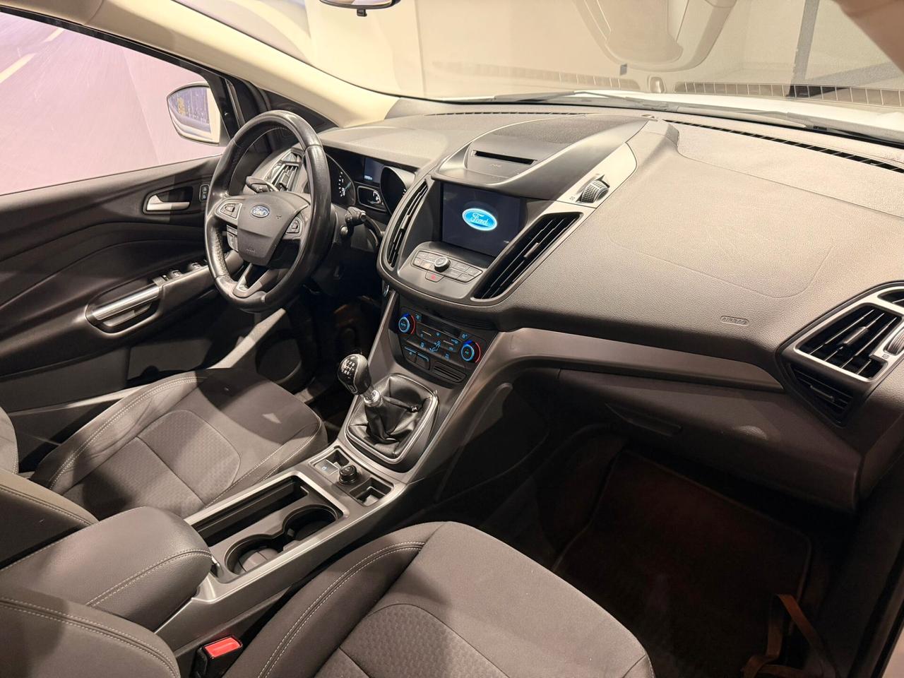 Ford Kuga 1.5 TDCI 120 CV S&S 2WD ST-Line