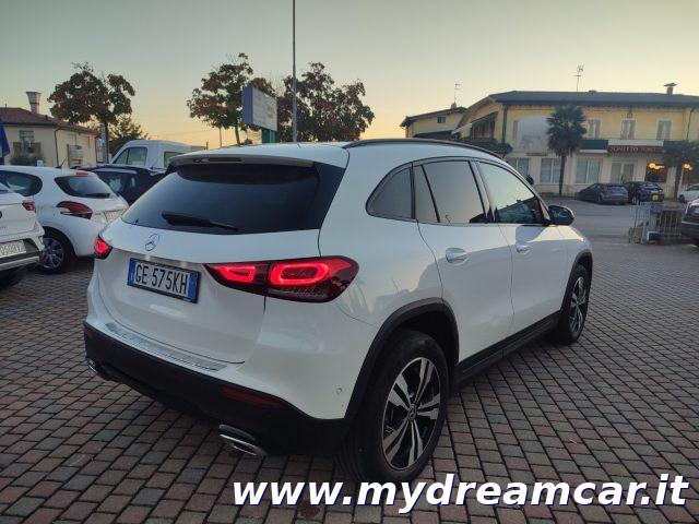 MERCEDES-BENZ GLA 200 d Automatic 4Matic Sport