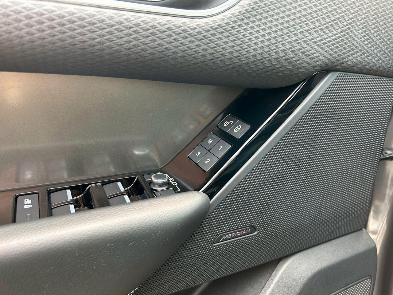 Land Rover Range Rover Velar Range Rover Velar 2.0D I4 240 CV SE