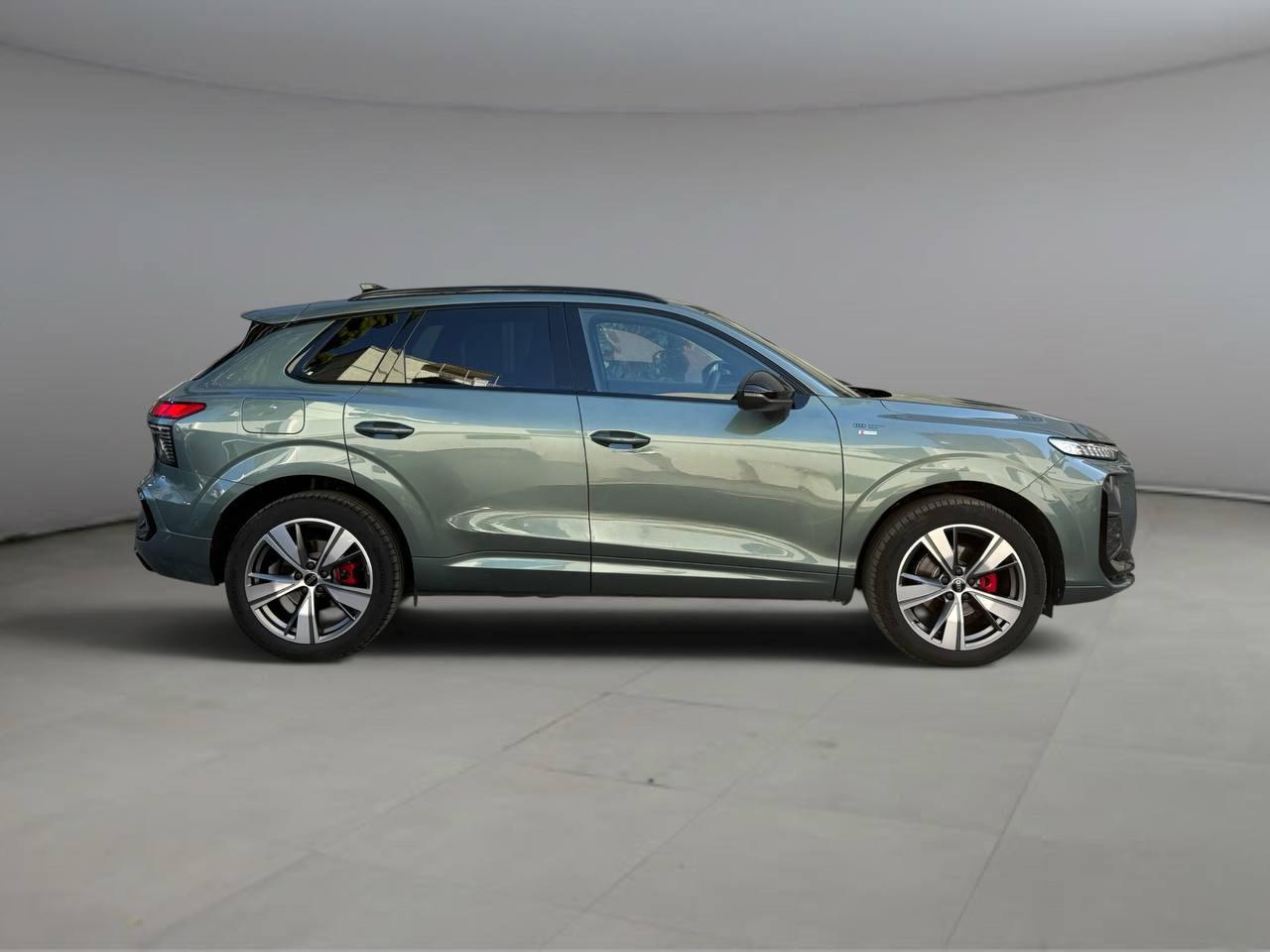Audi Audi Q3 SUV Business TFSI 110 kW S tronic