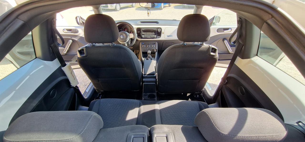 Volkswagen Maggiolino 1.6 TDI Design 2012
