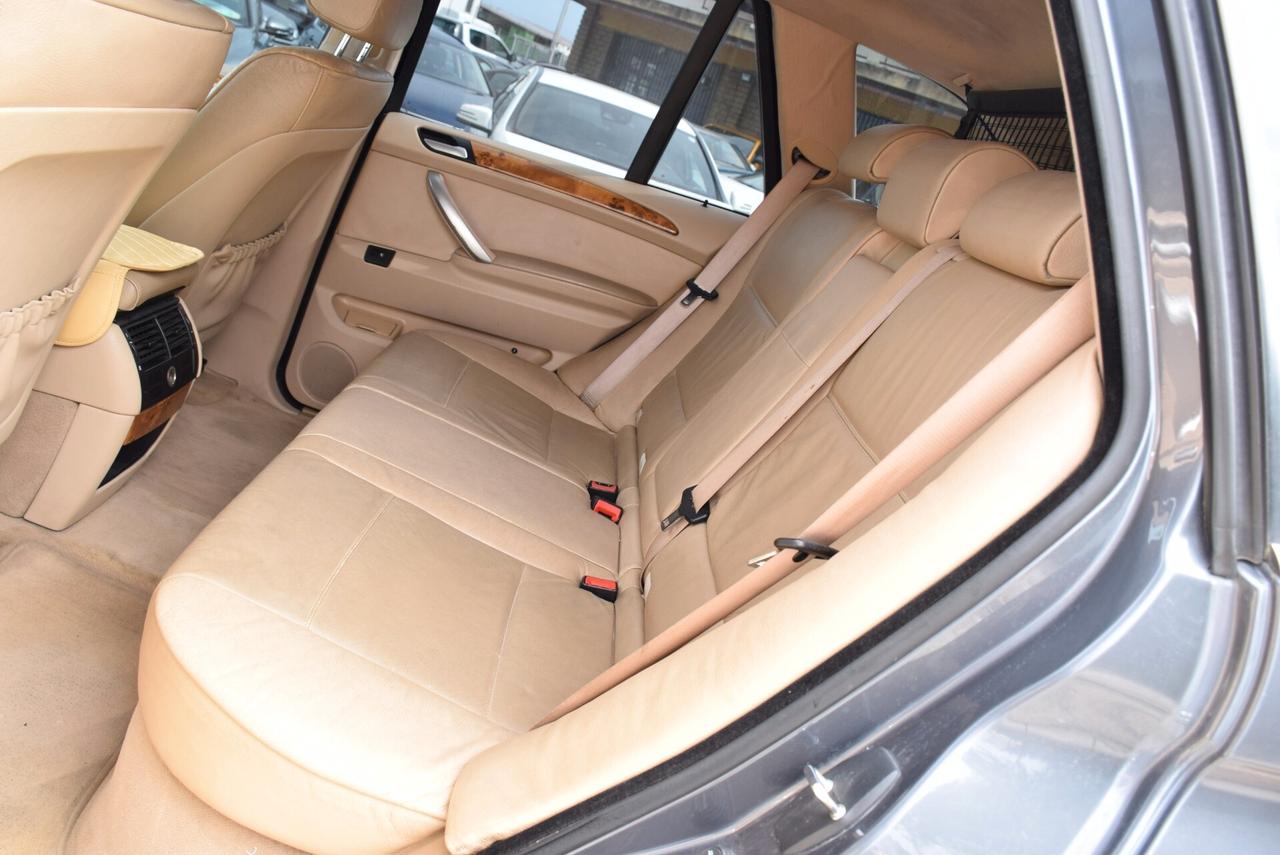 Bmw X5 3.0d 5m GANCIO TRAINO-NAVI-SENSORI-PELLE FULL