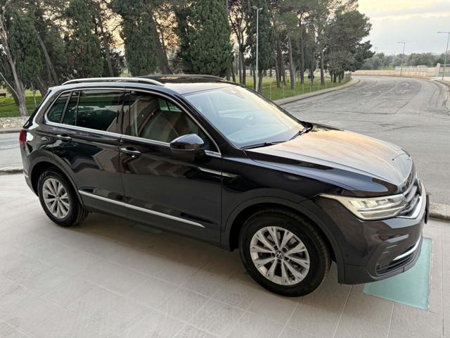 VOLKSWAGEN Tiguan 2.0 TDI 150 CV SCR DSG Life TELECAMERA