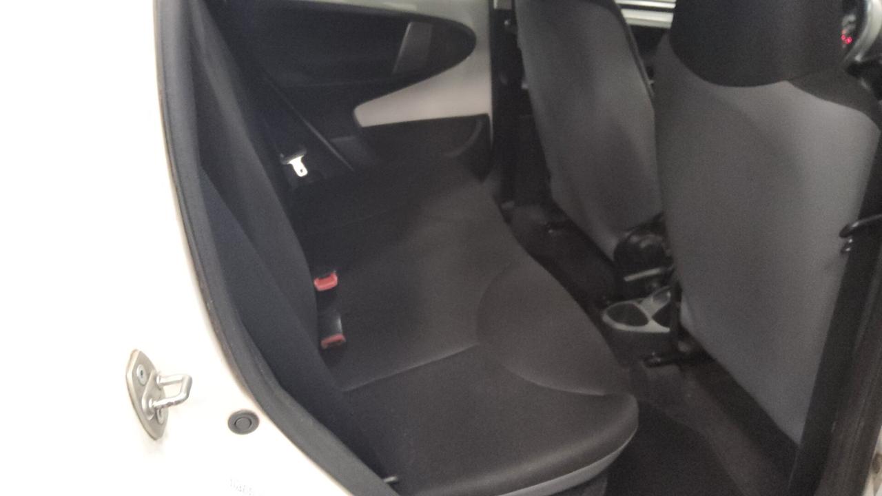 Toyota Aygo 1.0 12V VVT-i 5 porte Cool Soda Connect