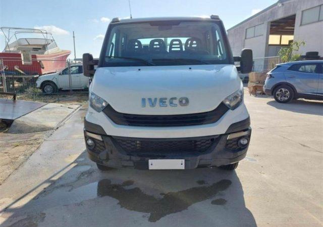 IVECO Daily 35C14 PASSO 3750 QUAD-TOR 2.3 HPT PL-RG Cabinato