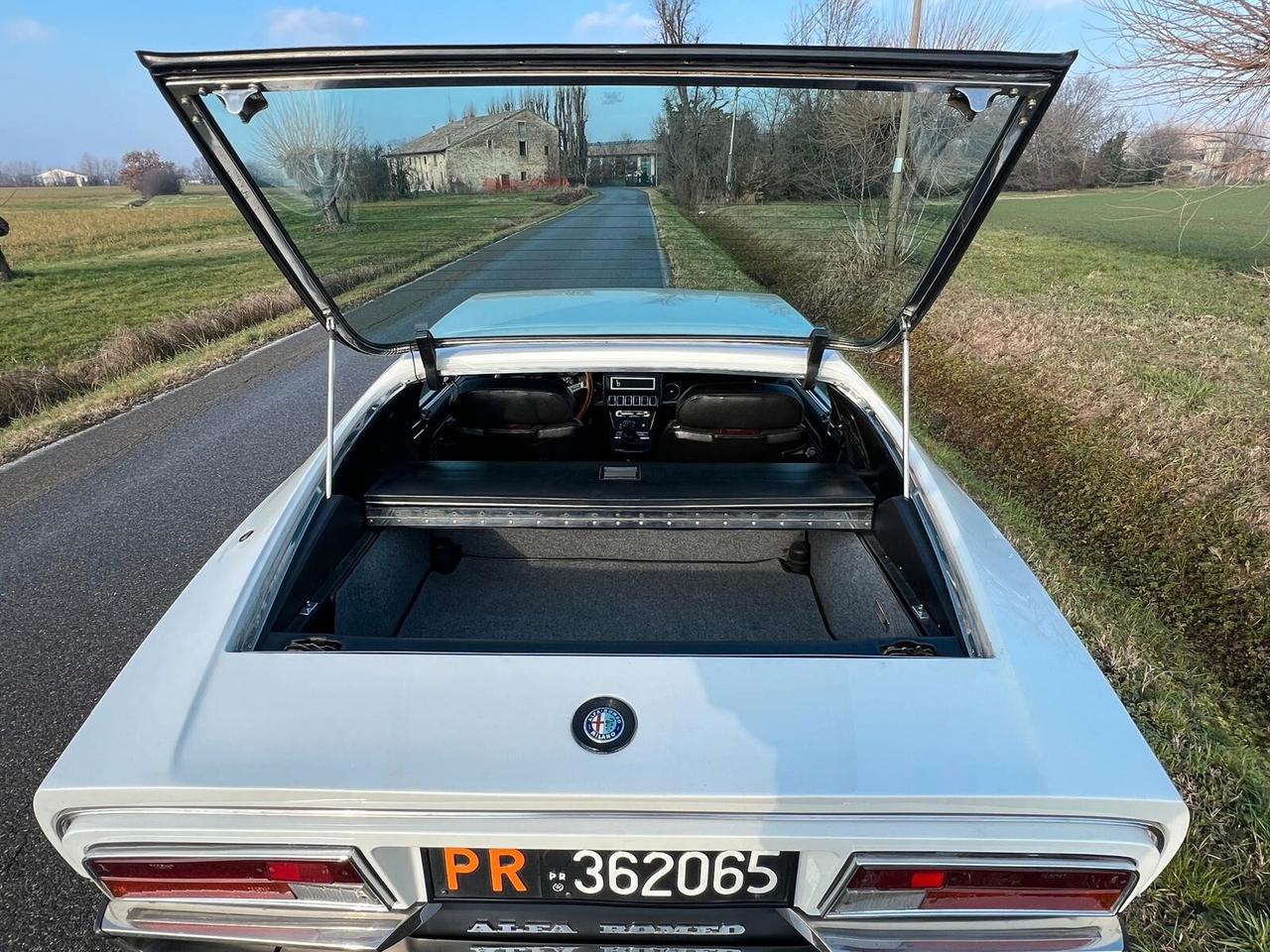 Alfa Romeo Montreal 2.600 V8