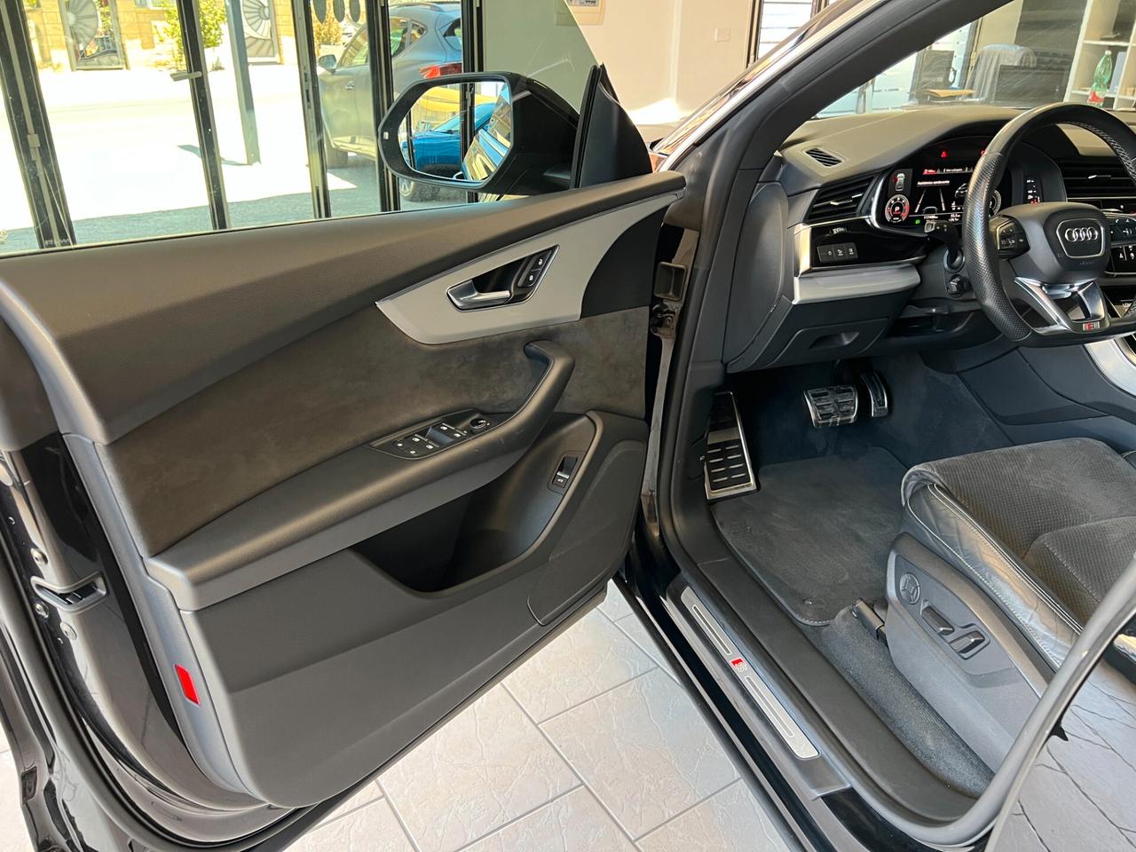 Audi Q8 45 TDI S LINE TETTO-FULL-BLACK