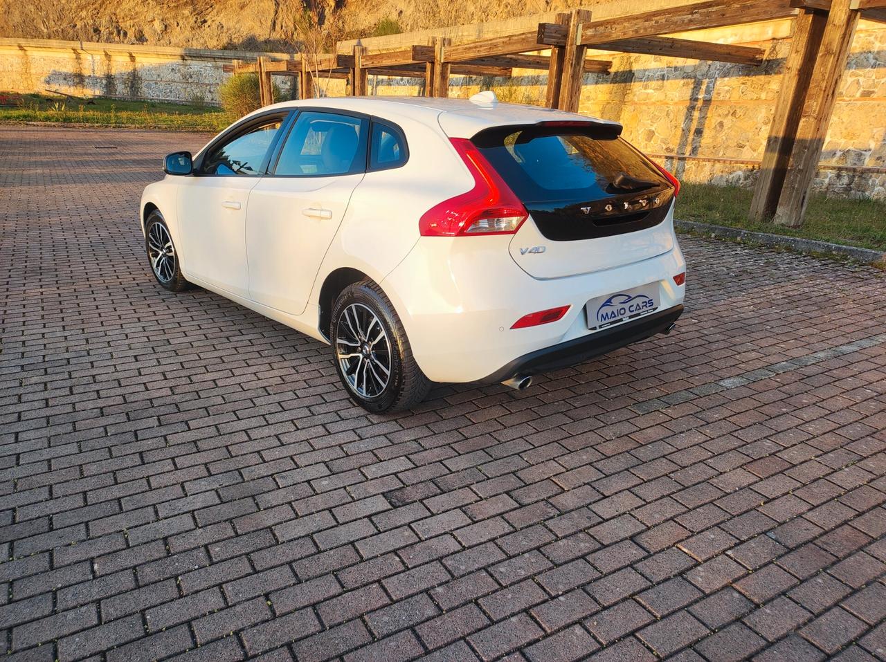 Volvo V40