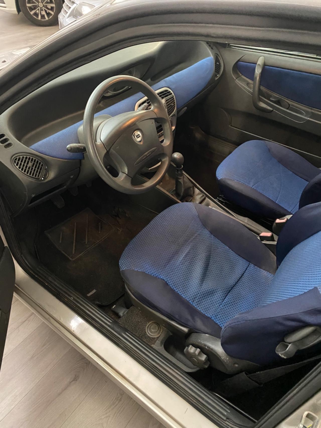 Lancia Y 1.2i cat Elefantino Blu