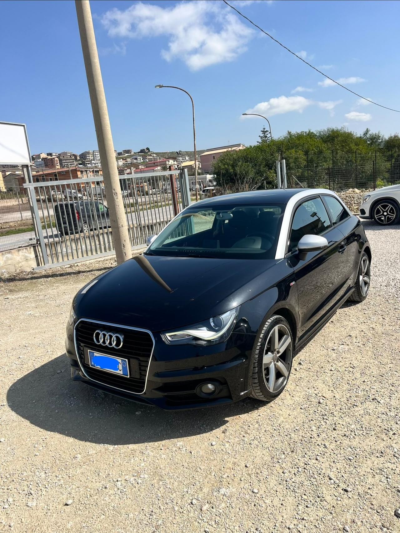 Audi A1 1.6 TDI 105 CV S-Line fari uxeno