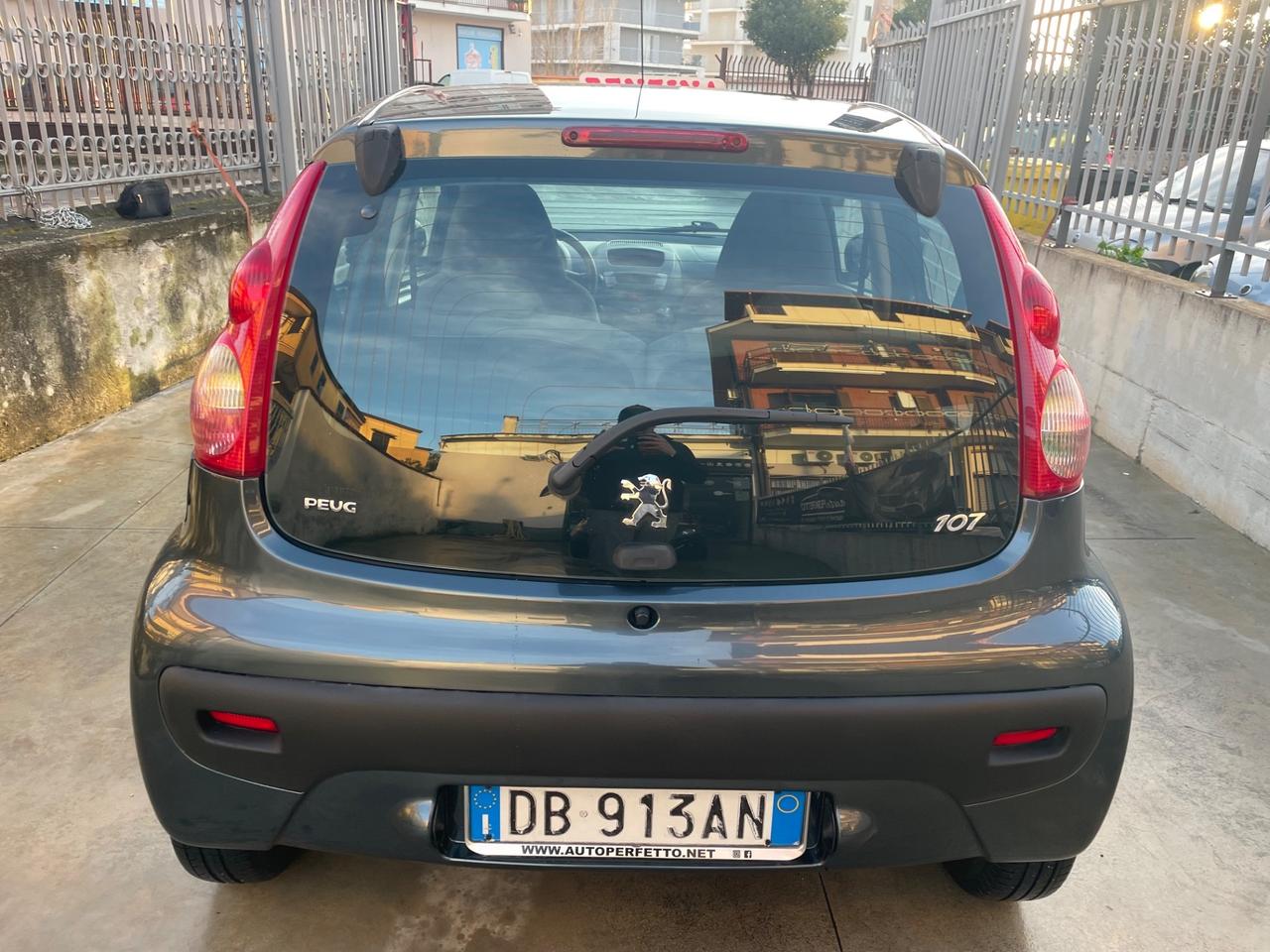 Peugeot 107 1.0 68CV 5p. Sweet Years