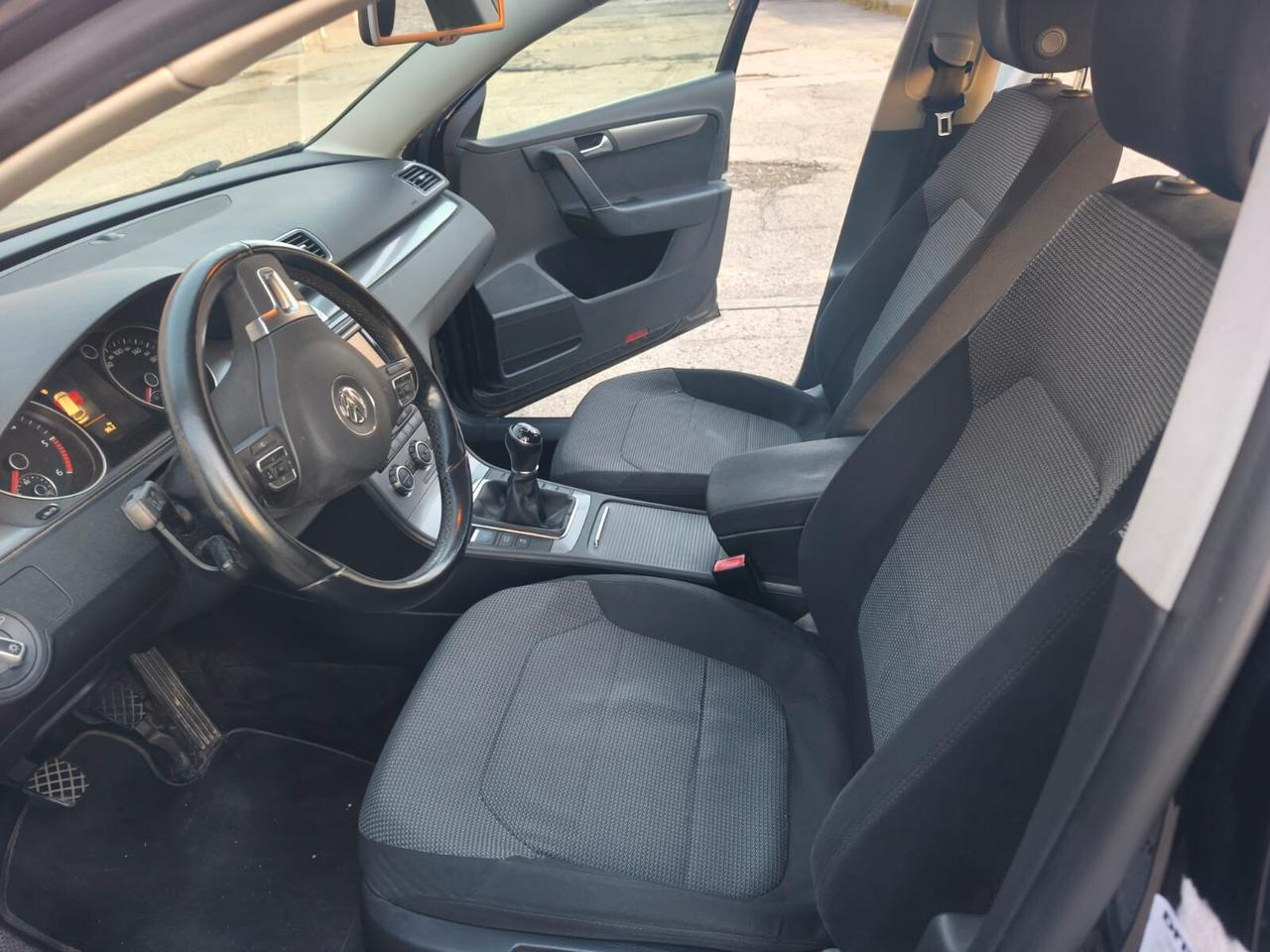Volkswagen Passat SW 2014---1.6 Diesel