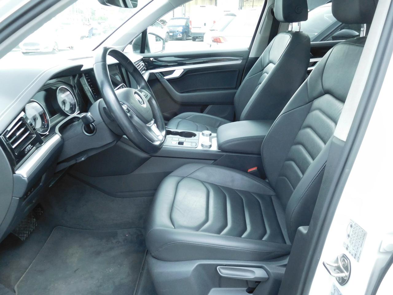 Volkswagen Touareg 3.0 V6 TDI SCR Black Style 231 cv 4Motion