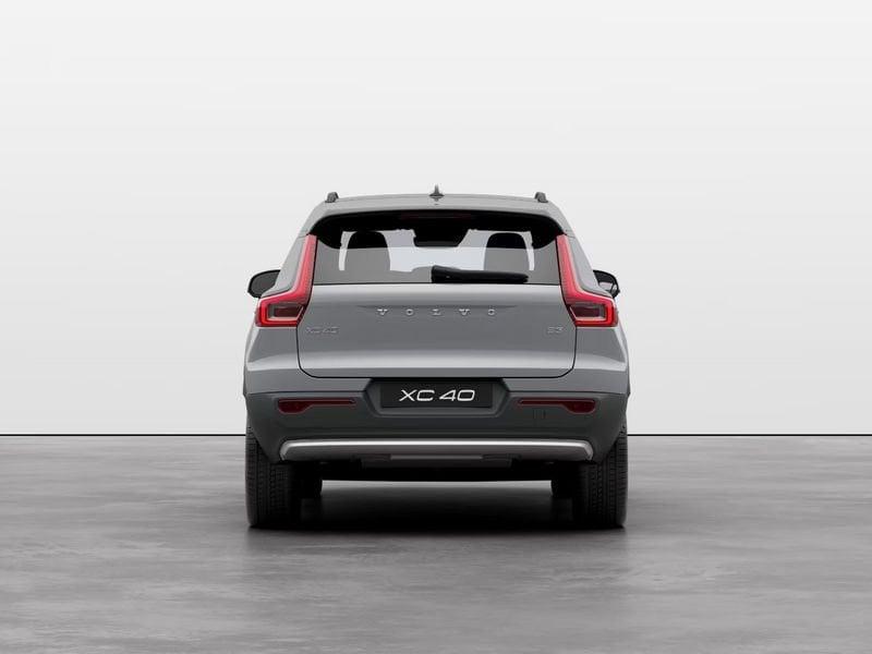 Volvo XC40 B3 163+11 CV Mild Hybrid Automatico Essential